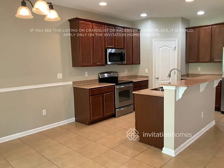 161 Woodfield Ln — Photo 3
