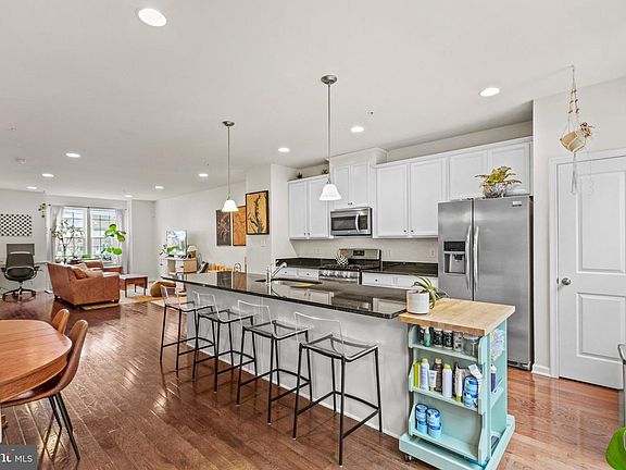 4th image of 23054 Mountain Laurel Ln