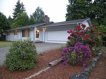 1st image of 703 NE Cottonwood Dr