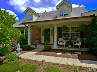 642 Waterford Ridge Dr, Ballwin, MO 63021