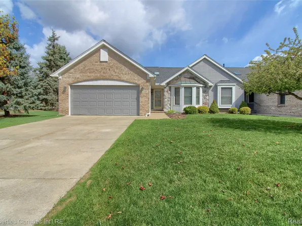 7258 Green Meadow Ln, Canton, MI 48187