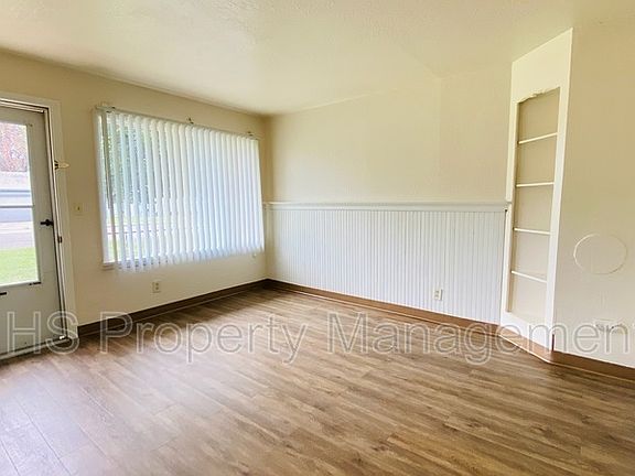5th image of 223 E 15th Ave
