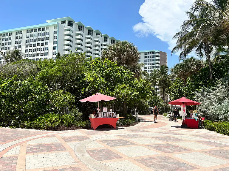 2899 Collins Ave #604 — Photo 34