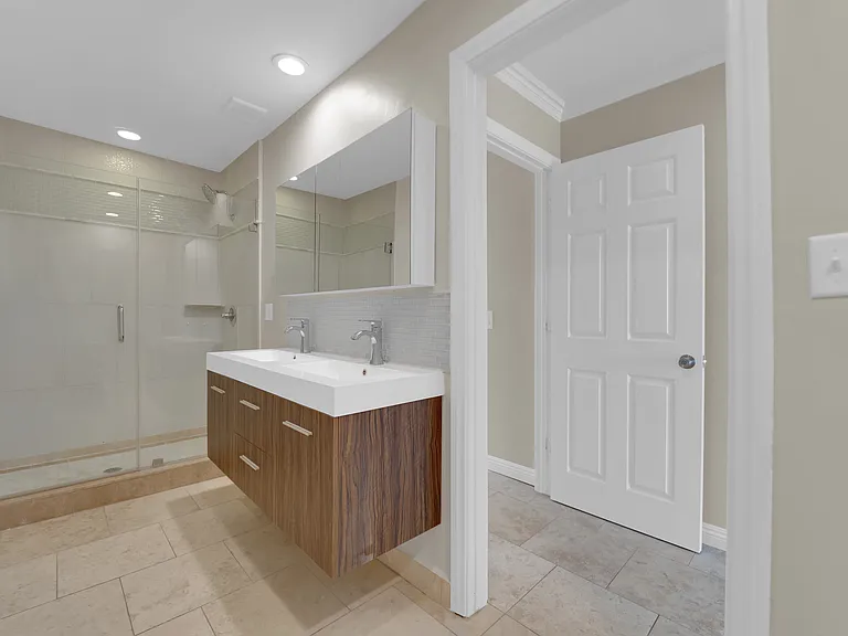 710 Tam O Shanter — Photo 20
