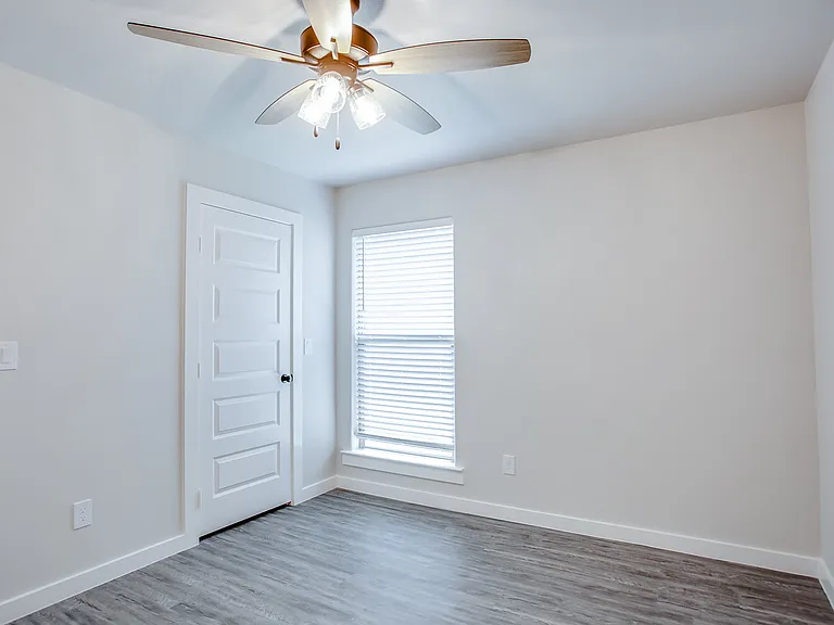 10518 Abbeville Ave — Photo 15