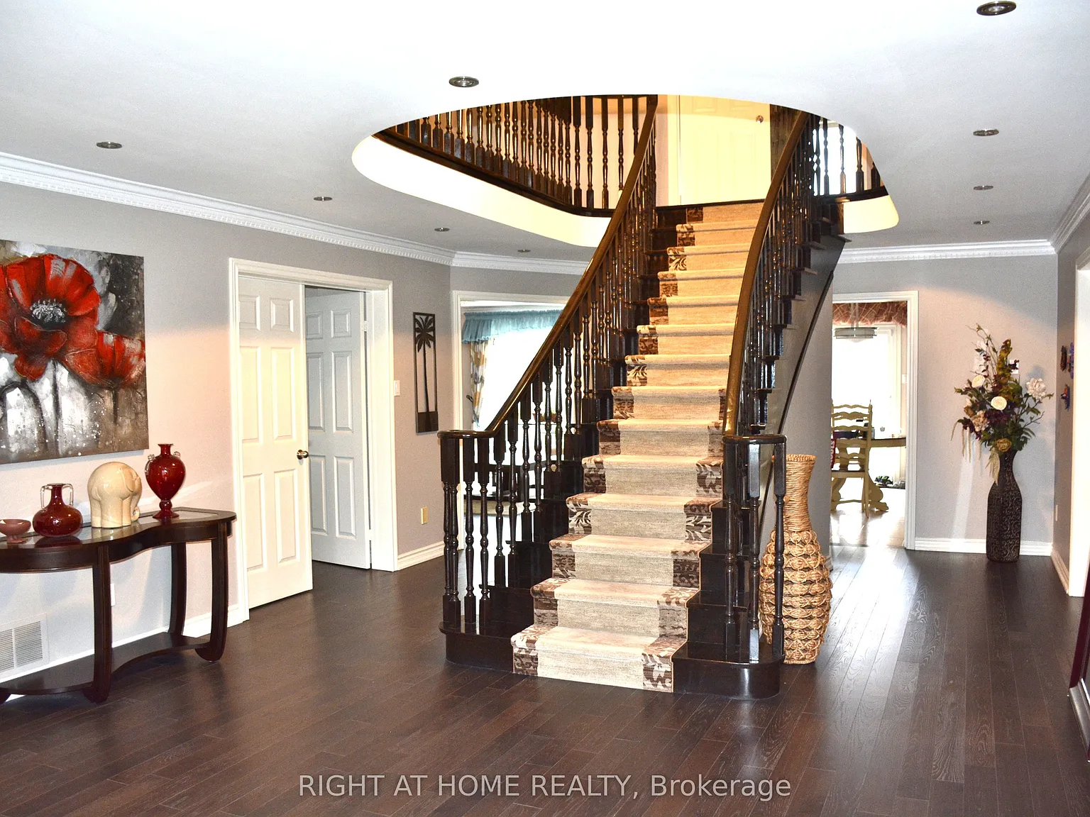 4 bed, $5,900 — Photo 2