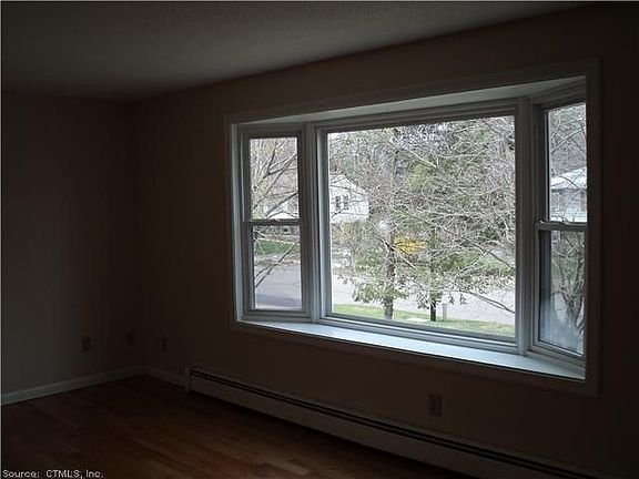 5th image of 42 Wentworth Dr