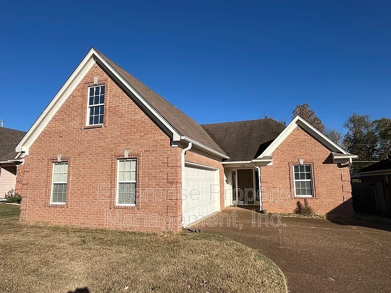 1330 Siskin Dr