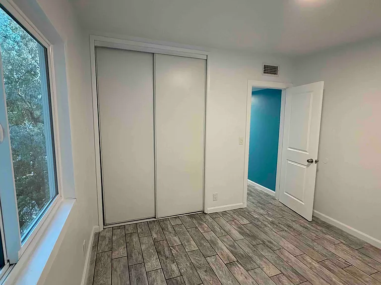 903 New Depot St #10 — Photo 8