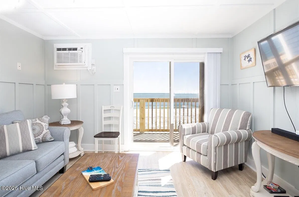2210 New River Inlet Rd — Photo 2