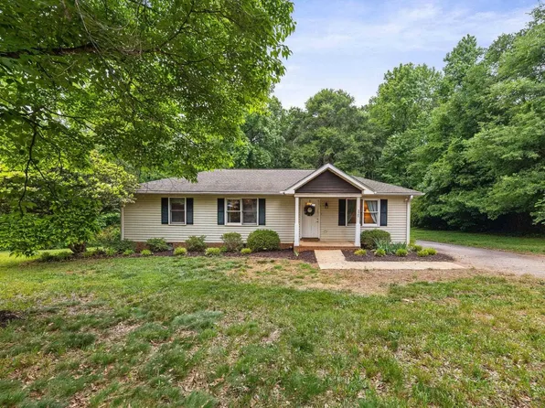 325 Brewton Rd, Spartanburg, SC 29301