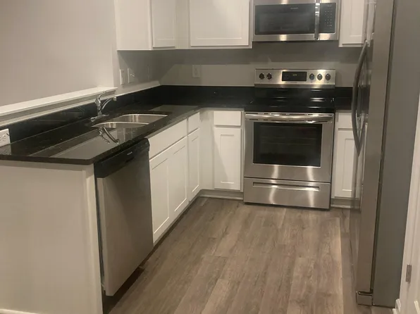 2495 Ashton Park Ln #1, Burlington, NC 27215