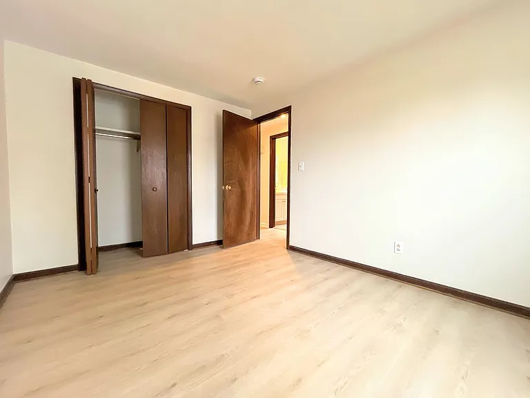 364 Robert Dr — Photo 8