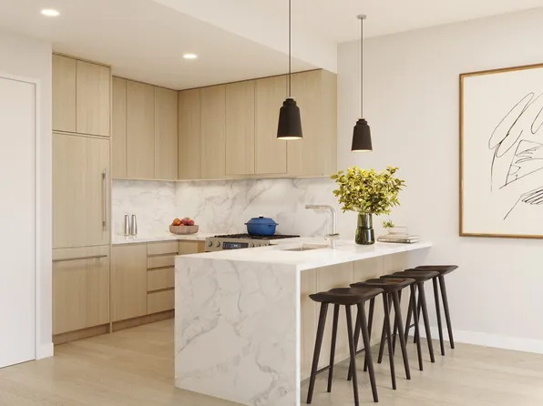 30-05 Vernon Boulevard image 3 of 11