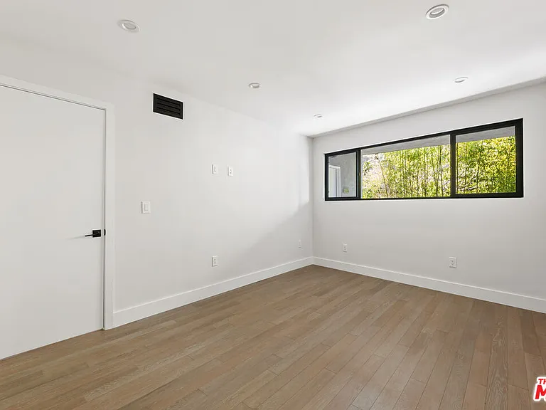 1450 S Crescent Heights Blvd — Photo 9