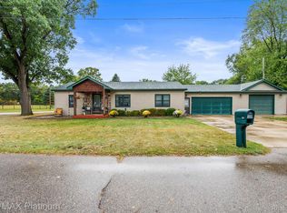 303 N Howell St, Pinckney, MI 48169