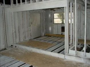 352 Lowell Rd, Sayville, NY 11782