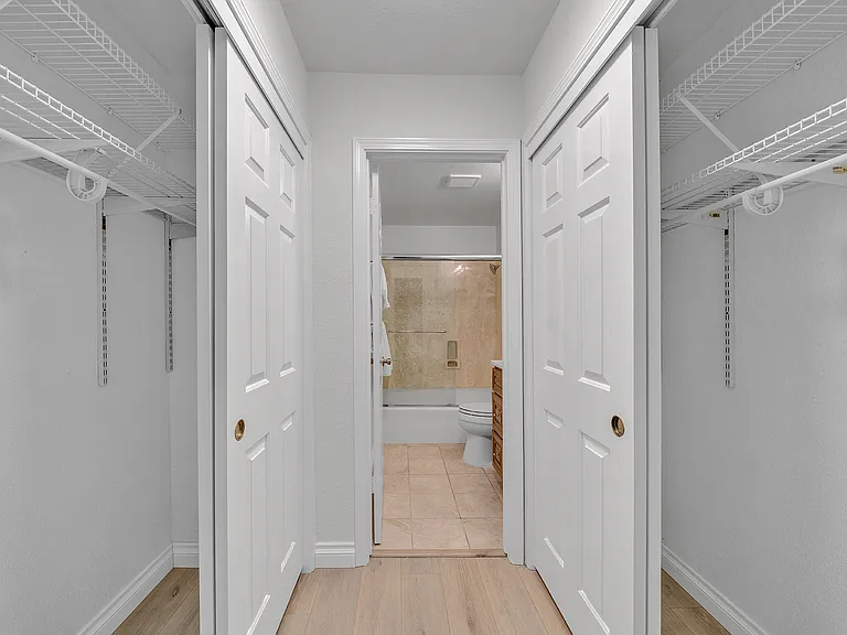 1654 Parkview Green Cir — Photo 15