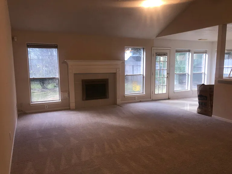 5327 Devon Green Dr — Photo 6