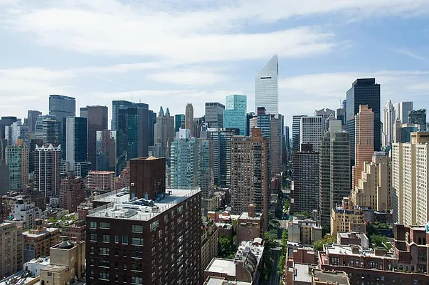 Rented by Keller Williams NYC | media 29