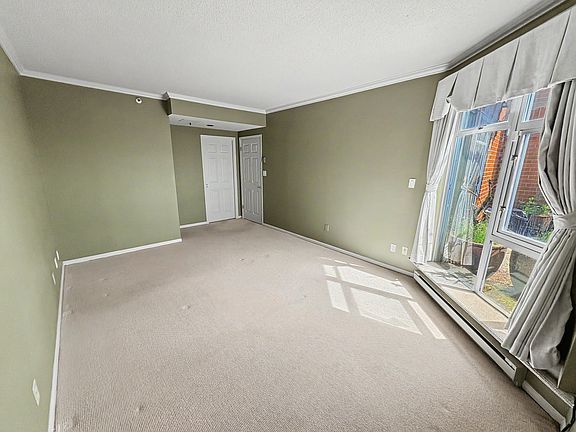 3rd image of 5733 Cambie St #1544685