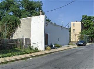 2nd image of 362 S Queen St