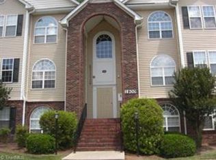 1912 Salem Bluff Dr, Winston Salem, NC 27127