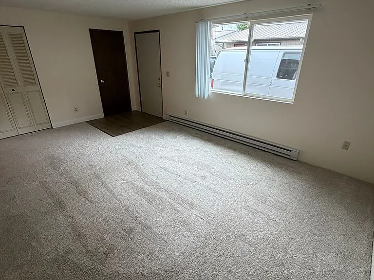 Pinewood Apartments — Photo 44
