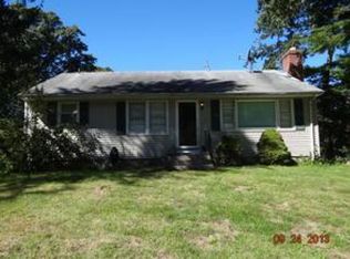 41 Pollys Ln, Uncasville, CT 06382