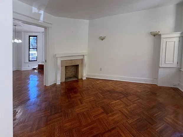 4 bed, 2.5 bath, 2330 sqft, $4,500 — Photo 3