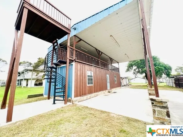 21 Conejo Dr, Port O Connor, TX 77982