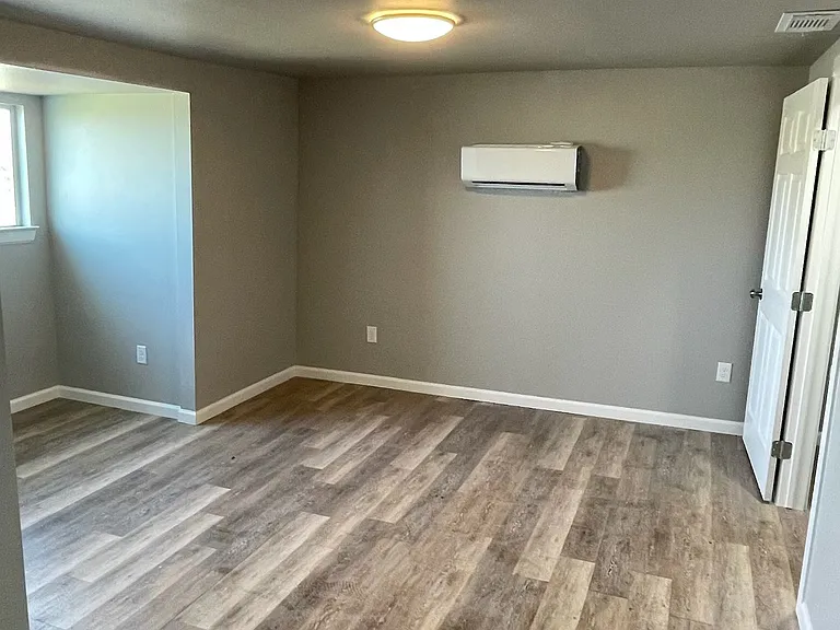711 W Munson St #B — Photo 5