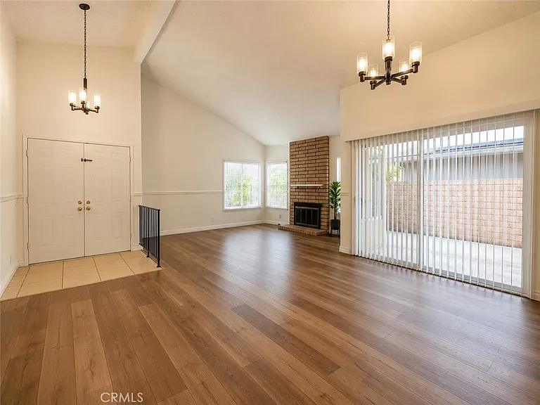 118 Corta Cresta Dr — Photo 3