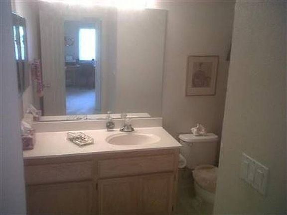 5th image of 984 Pearce Ct