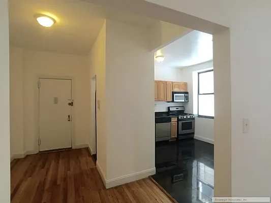 Rented by Sovereign Associates | media 7