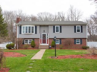 60 Seminole Trl, Cranston, RI 02921