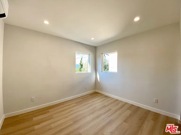 3207 W 3rd St #3 — Photo 20