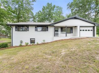 284 Holly Dr, Winder, GA 30680