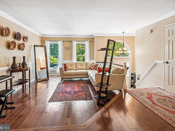 3rd image of 7037 Ashleigh Manor Ct