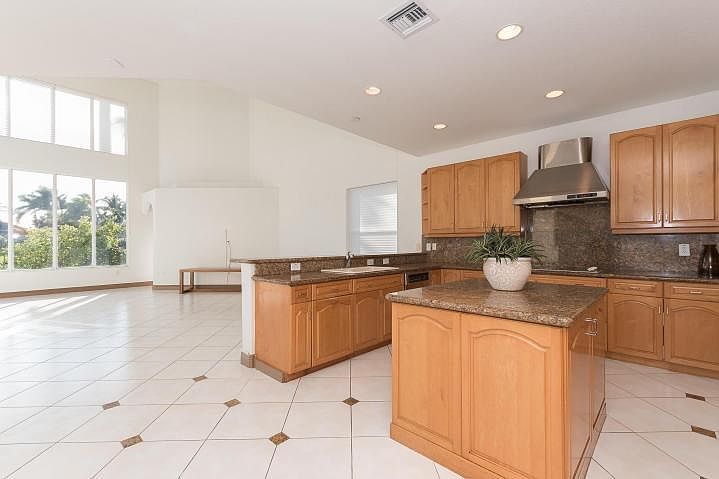 2nd image of 11816 Bayfield Dr #0