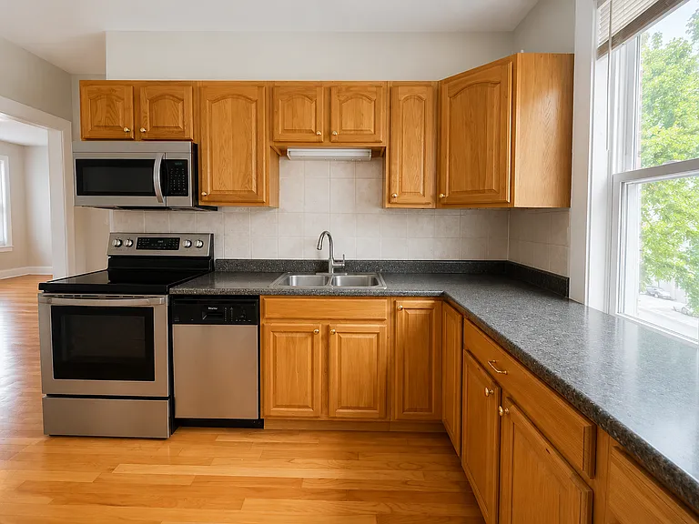 435 Washington St #1 — Photo 2