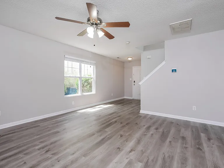 70 Brookhaven Dr — Photo 5