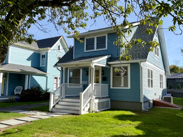 184 5th St, Greenport, NY 11944
