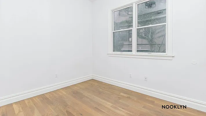 Rented by Nooklyn NYC LLC | media 42