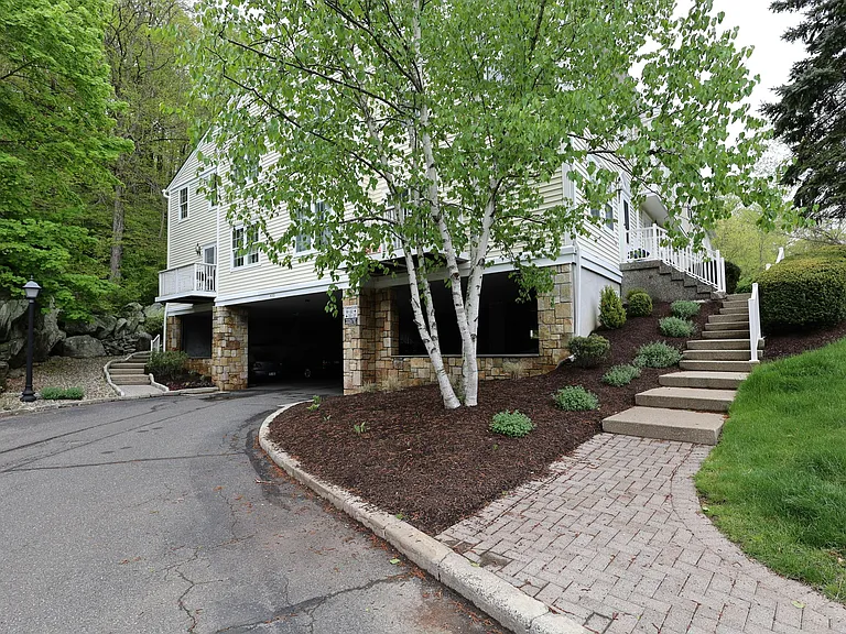 633 Danbury Rd #22 — Photo 2
