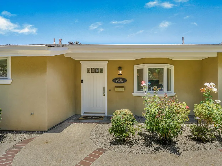 20317 Blauer Dr — Photo 2
