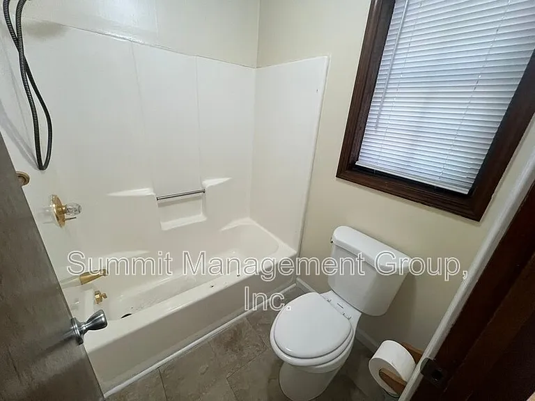 916 Curry Cir SE — Photo 24