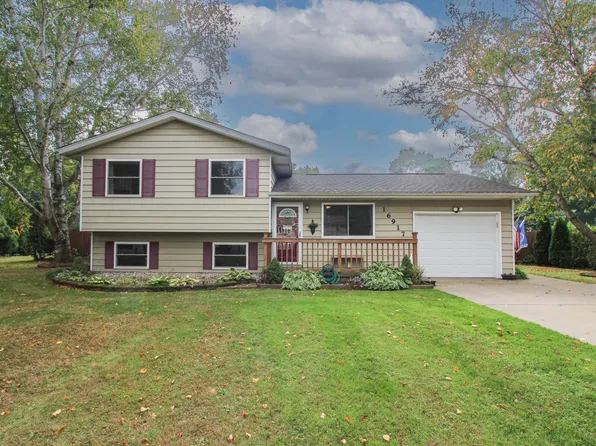 16917 Bridgett Dr, Three Rivers, MI 49093