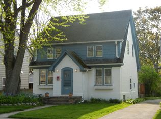 5939 N Shoreland Ave, Whitefish Bay, WI 53217