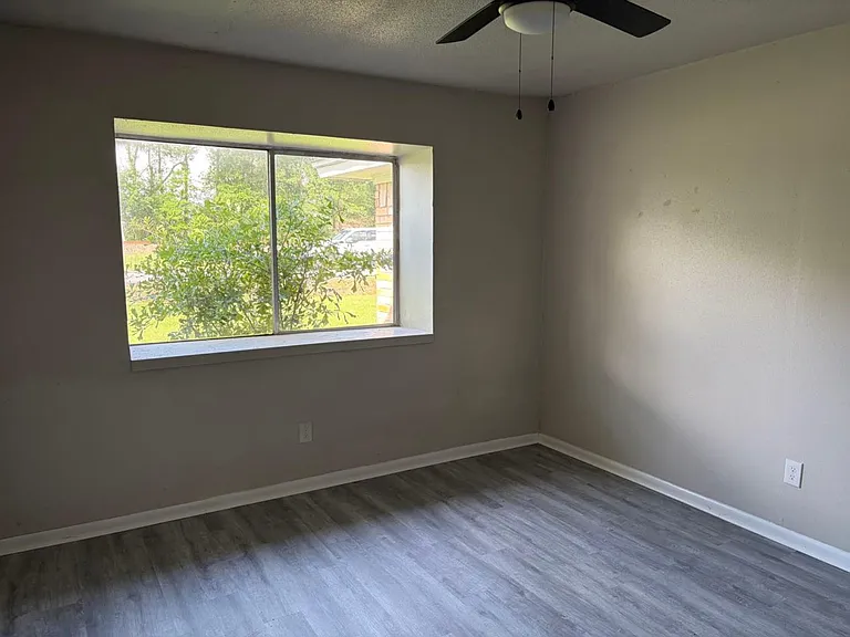5890 Helbig Rd — Photo 14